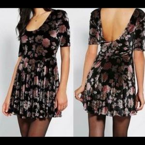 Kimchi Blu Velvet Floral Dress